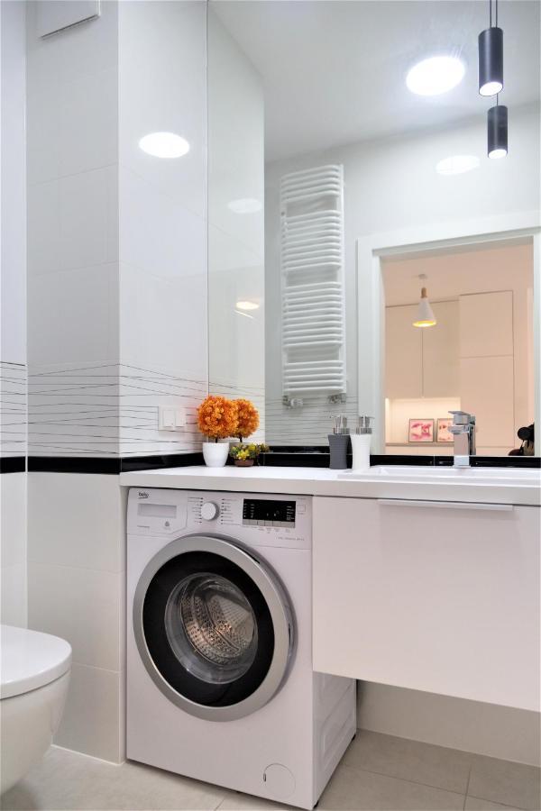 Exclusive 2Br! Apartment In Center +Netflix +Gym Warschau Exterior foto
